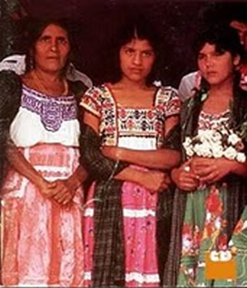Costume typique de la tribu Chatino, Oaxaca, Mexique