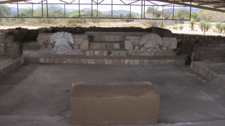 Le site archéologique de Lambityeco. Représentation du dieu Cocijo dans une résidence Zapotèque, Classique. Oaxaca, Mexique