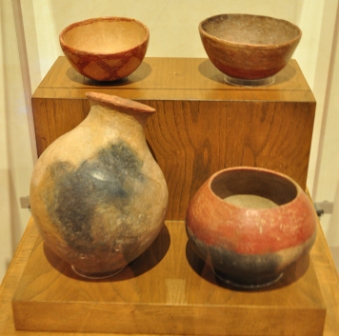 Pots et Bols precolombiens de la periode Preclassique de Oaxaca, Mexique