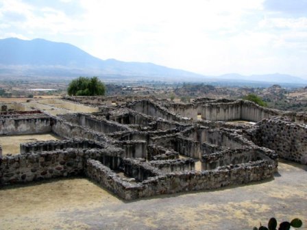 Symbole du pouvoir durant le postclassique de Oaxaca, le palais. Exemple du palais de Yagul, Oaxaca, Mexique
