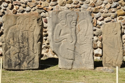 Les Danzantes de Monte Albán sont parmis les plus vieilles sculptures du site, Oaxaca, Mexique