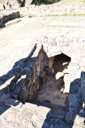 Tombe de la résidence Zapotèque à l’entrée du site archéologique de Monte Alban, Oaxaca, Mexique