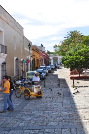 La rue piétonne d’Alcala de Oaxaca, Mexique