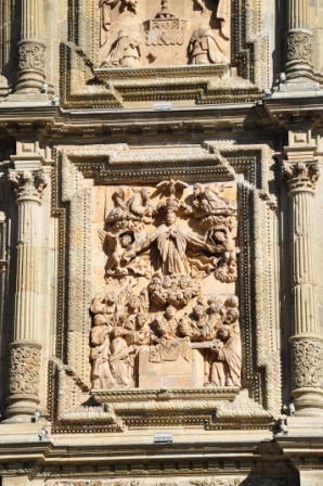 Façade de la cathédrale de Oaxaca, Mexique. Représentation de l’Assomption de la vierge