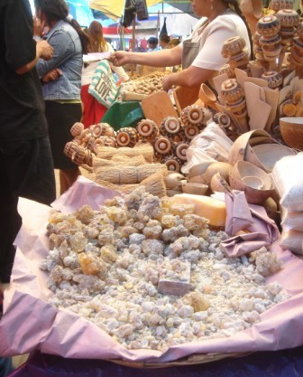 Le marché d’Ocotlan de Morelos, vendeur de copal