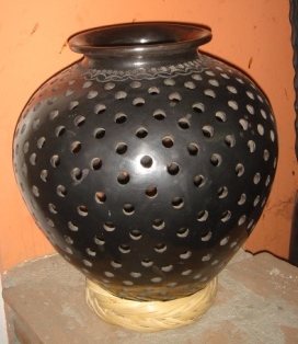 Exemple de céramique d’argile noir de la famille Reyes de San Bartolo Coyotepec, Oaxaca, Mexique