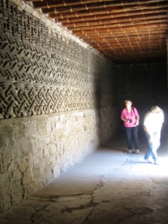 Une des toitures rénovées du groupe des colonnes de Mitla, Oaxaca