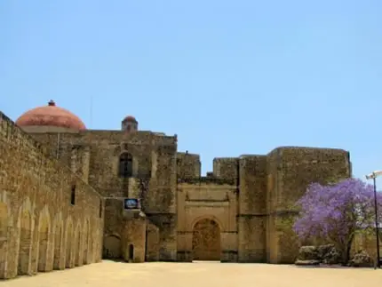 La façade de l’ex-couvent de Cuilápam de Guerrero, Oaxaca, Mexique