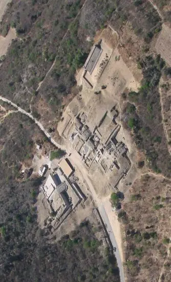 Vue aérienne du site archéologique zapotèque de Dainzú, Oaxaca, Mexique