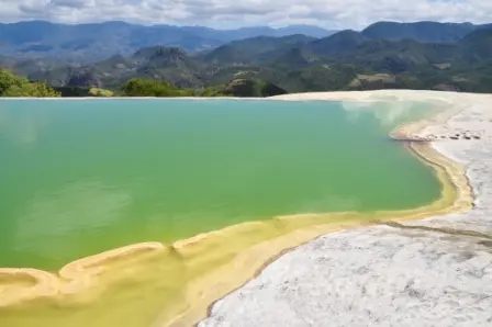 La piscine secondaire de Hierve el Agua, Oaxaca, Mexique