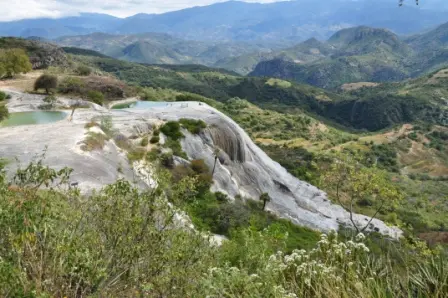La cascade de l’esplanade principale de Hierve el Agua, Oaxaca, Mexique