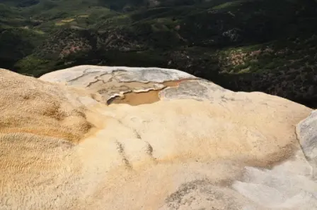 Formations naturelles de la seconde cascade pétrifiée de Hierve el Agua