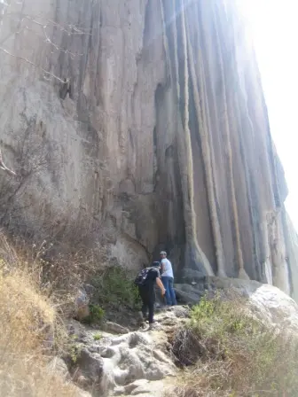 La seconde cascade pétrifiée vue d’en bas, Oaxaca, Mexique