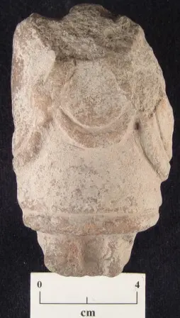 Photographie réalisée en laboratoire du corps d’une figurine Zapotèque de phase Xoo