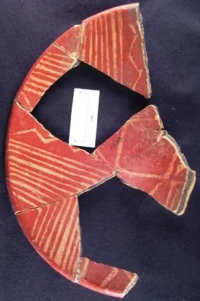 Assiette polychrome tripode de la phase Chila de la culture zapotèque