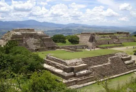 Monte Albán, la capitale zapotèque durant la période classique