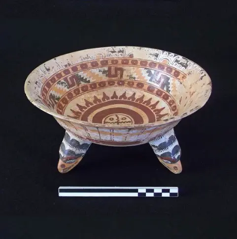 Exemple de polychrome Zapotèque typique de période postclassique (Chila)