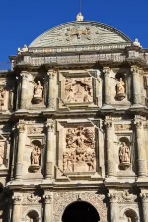 Façade de la cathédrale de Oaxaca, Mexique