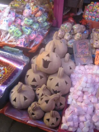 Etalages du marché d’Abasto pour le jour des morts, Oaxaca, Mexique
