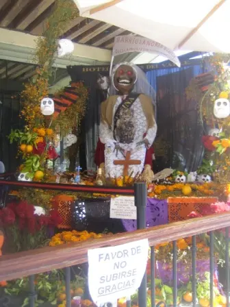 Autels des morts réalisé sur le Zócalo de Oaxaca, Mexique