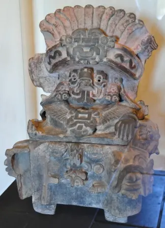 Urne Zapotèque de la période classique de Oaxaca, Mexique