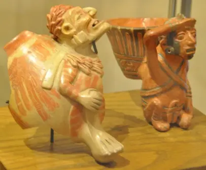 Pot et statuette bichromes de la période postclassique de Oaxaca, Mexique