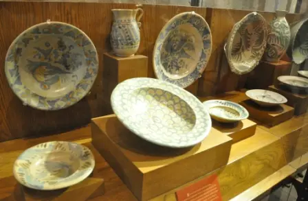 Objets de la période coloniale trouvés à Santo Domingo, Oaxaca, Mexique