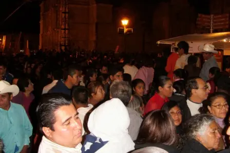 La foule assistant à la Nuit des Radis de Oaxaca, Mexique