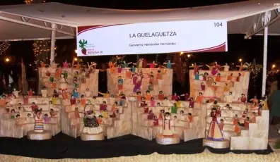 Les différentes tenues traditionnelles de la Guelaguetza réalisées en feuille de Maïs