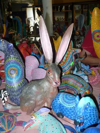 Exemples des alebrijes de l’atelier Alebrijes Autoctonos, San Antonio Arrazola, Mexique