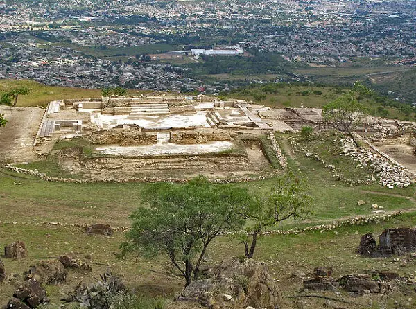 Maison de l’orient du site archéologique zapotèque de la période classique de Santa María Atzompa, Oaxaca, Mexique
