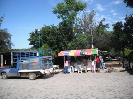 Place principale du village de Santo Tomás Jalieza, Oaxaca, Mexique