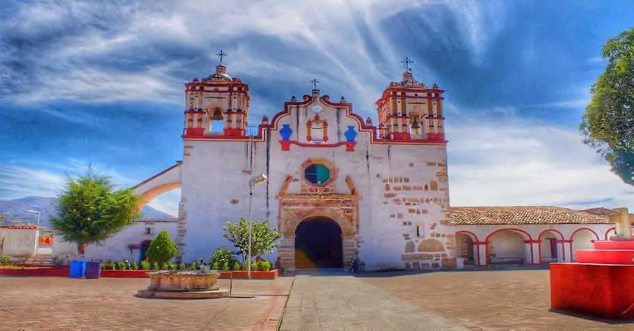 Façade de l’église de Teotitlan del Valle, Oaxaca de Juárez, Mexique