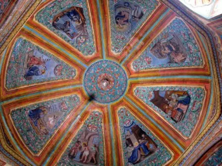 Intérieur de l’église de Teotitlan del Valle, Oaxaca, Mexique