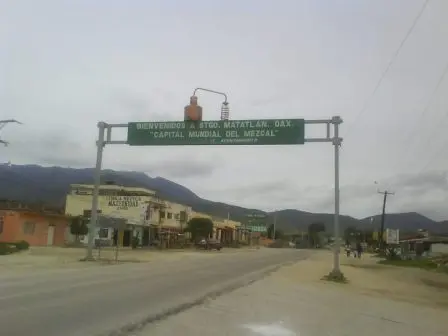 Entrée du village de Santiago Matatlán, Oaxaca, Mexique