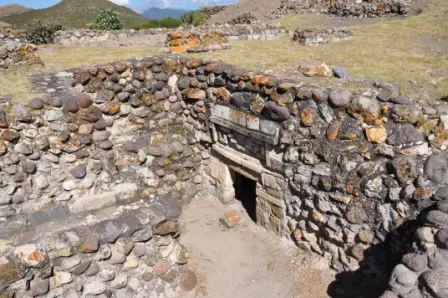 La tombe 13 sur le monticule 5-O de Yagul, Oaxaca, Mexique