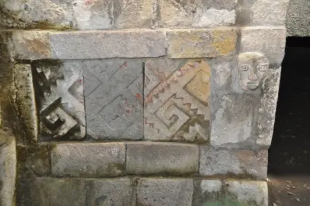 La façade de la tombe 30 de Yagul, Oaxaca, Mexique