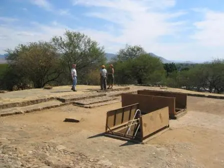 Entrées des tombes 1 et 2 de Villa de Zaachila, Oaxaca, Mexique